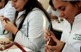 Laboratorista Dental por 3 años
